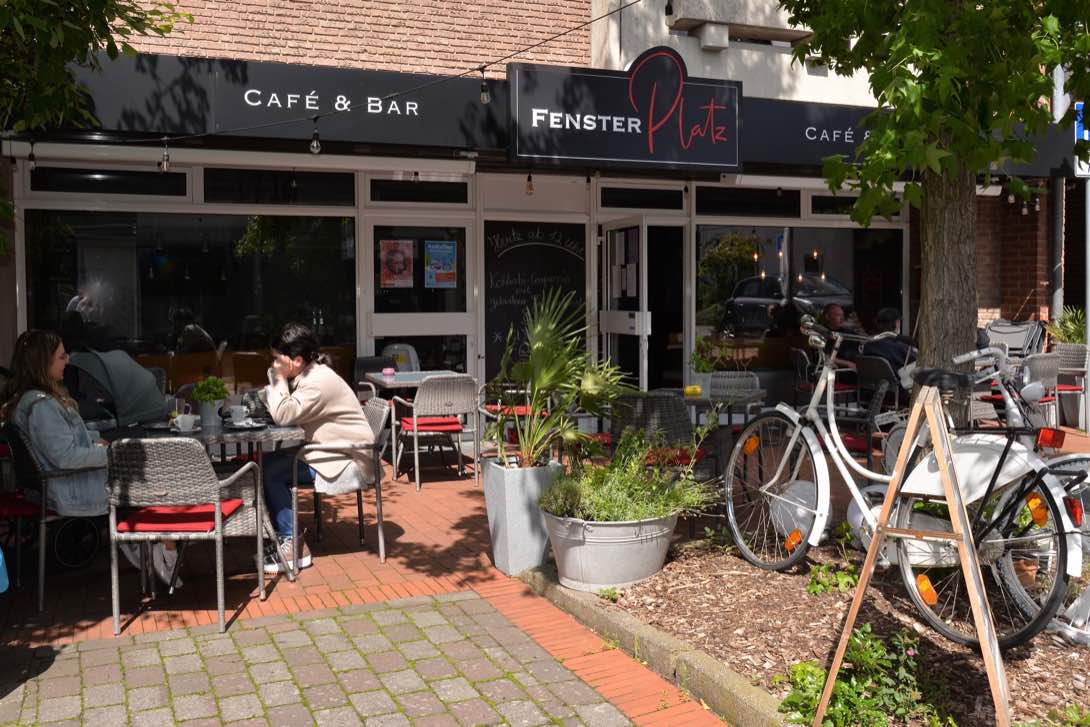 Cafe-Bistro Fensterplatz Außenansicht